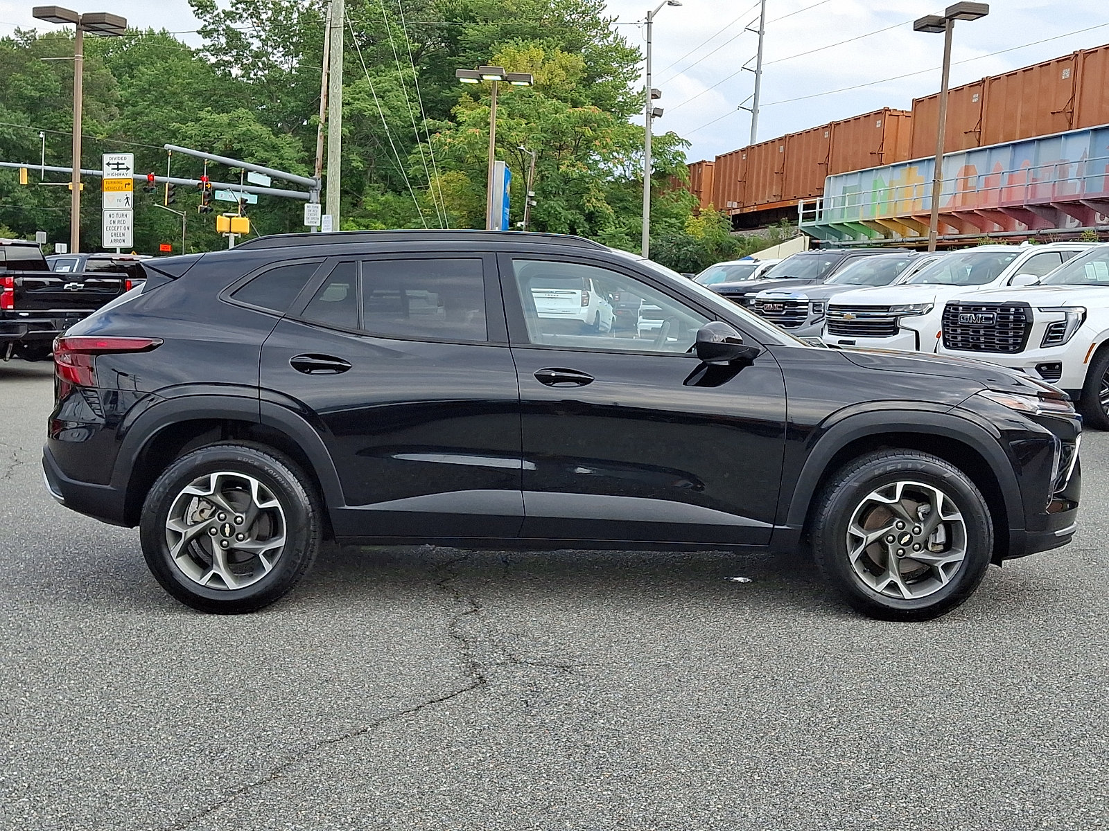 Certified 2024 Chevrolet Trax LT w/ Driver Confidence Package FWD image 7