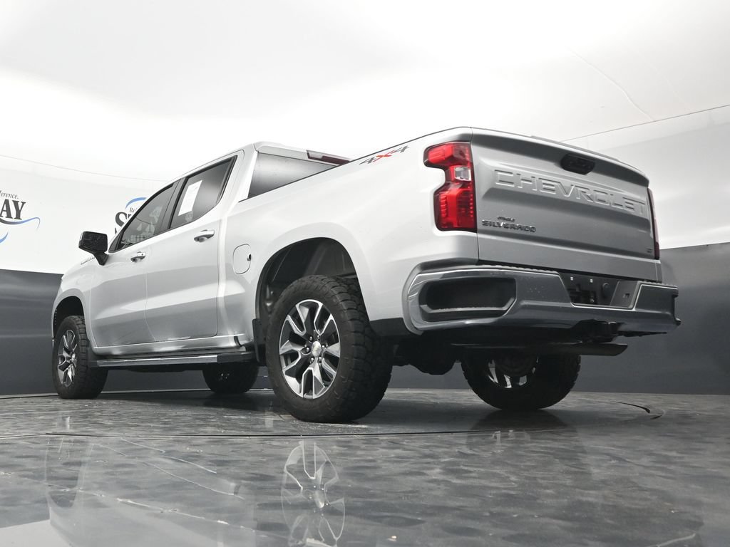 Used 2022 Chevrolet Silverado 1500 LT AWD/4WD image 32