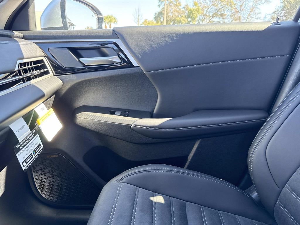 New 2026 Mitsubishi Outlander SE image 28