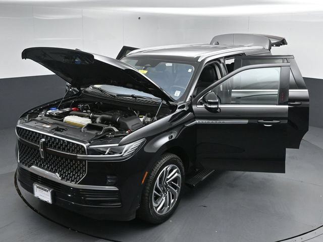 Certified 2025 Lincoln Navigator L Reserve AWD/4WD image 58