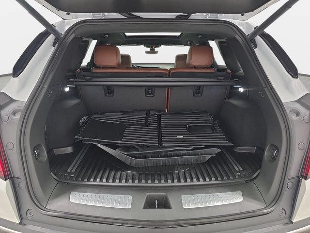 New 2026 Cadillac XT5 Premium Luxury w/ LPO, Floor Liner Package AWD/4WD image 29