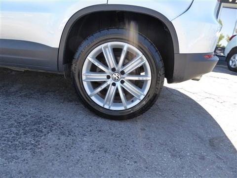 Used 2011 Volkswagen Tiguan S AWD/4WD image 10