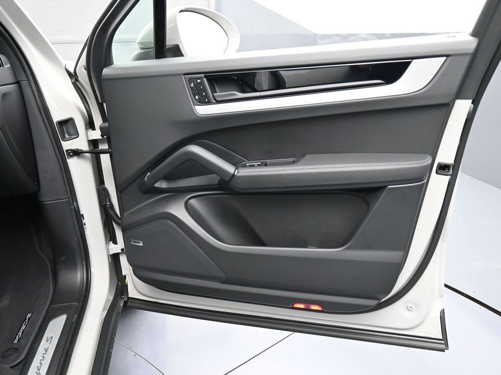 New 2026 Porsche Cayenne S image 29