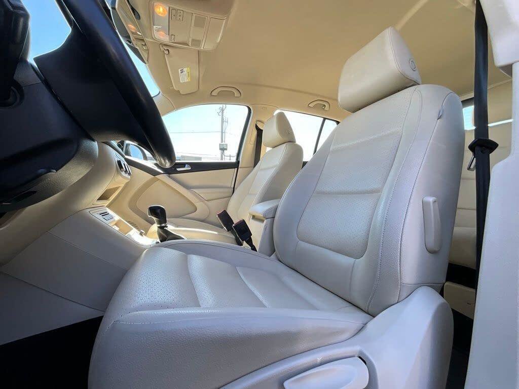 Used 2017 Volkswagen Tiguan S image 11
