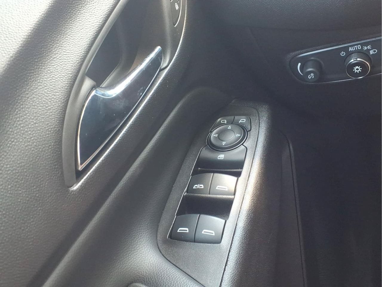 Used 2024 Chevrolet Equinox LT AWD/4WD image 27
