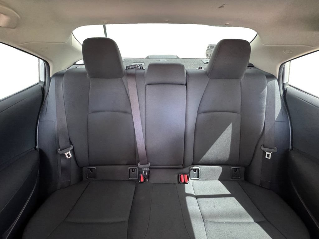 Used 2021 Toyota Corolla LE FWD image 17