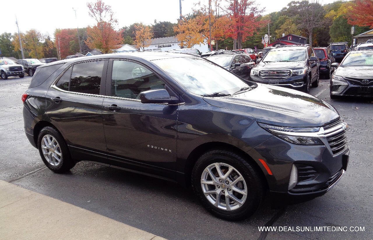 Used 2023 Chevrolet Equinox LT w/ LPO, Floor Liner Package image 2