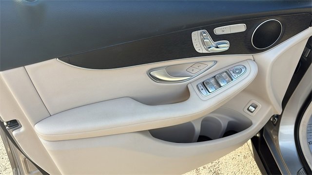 Used 2022 Mercedes-Benz GLC 300 image 21