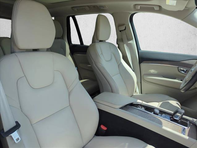 Used 2024 Volvo XC90 B5 Plus AWD/4WD image 27