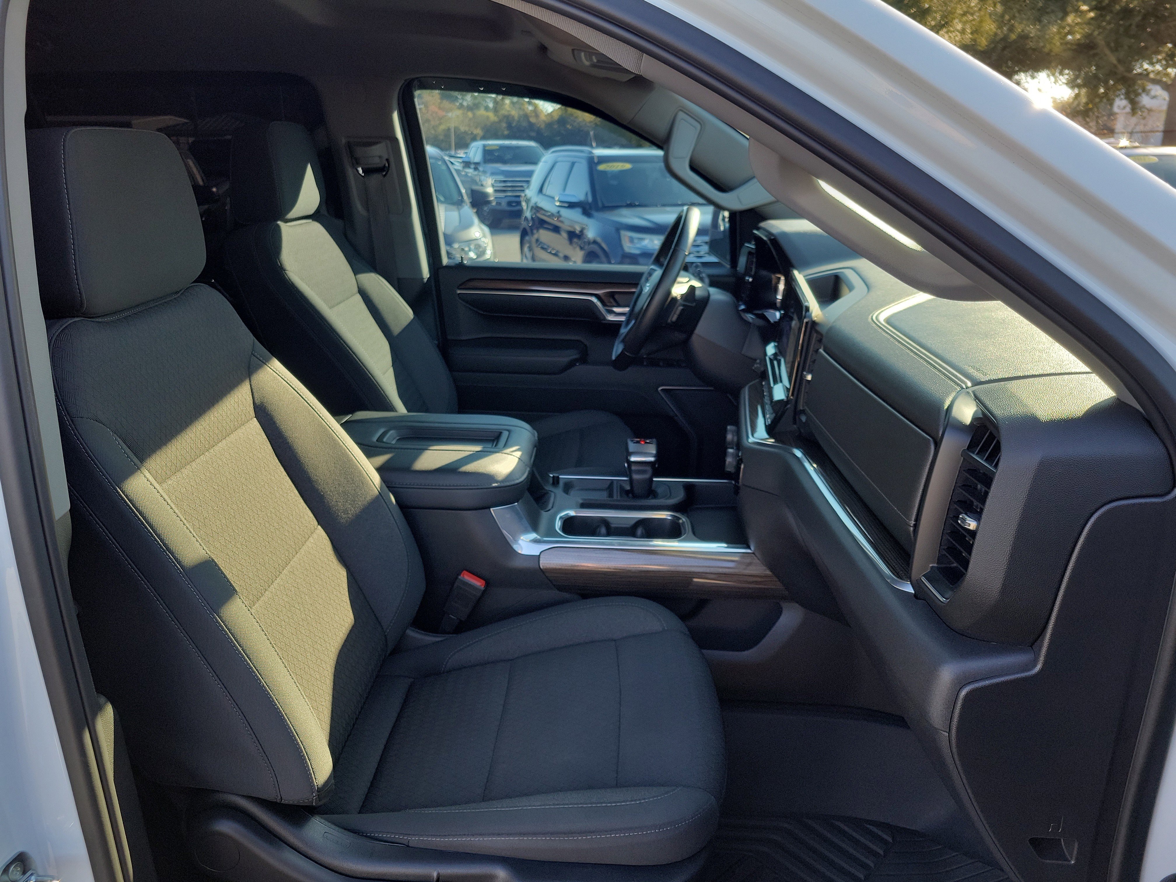 Used 2022 Chevrolet Silverado 1500 LT Trail Boss w/ Protection Package image 32