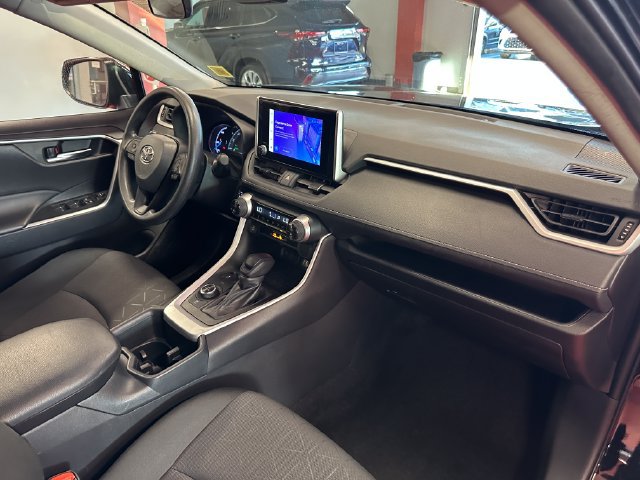 Certified 2025 Toyota RAV4 XLE AWD/4WD image 17