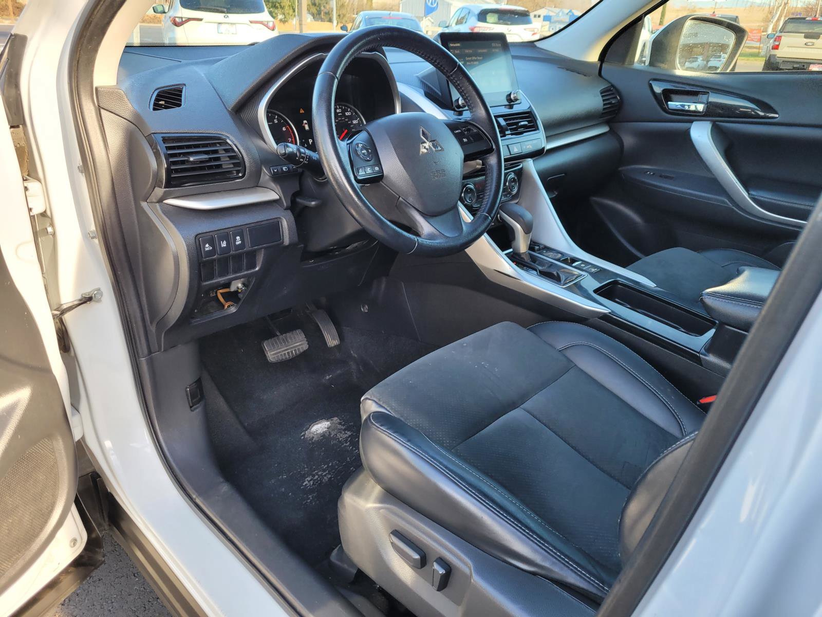 Used 2022 Mitsubishi Eclipse Cross SE image 30