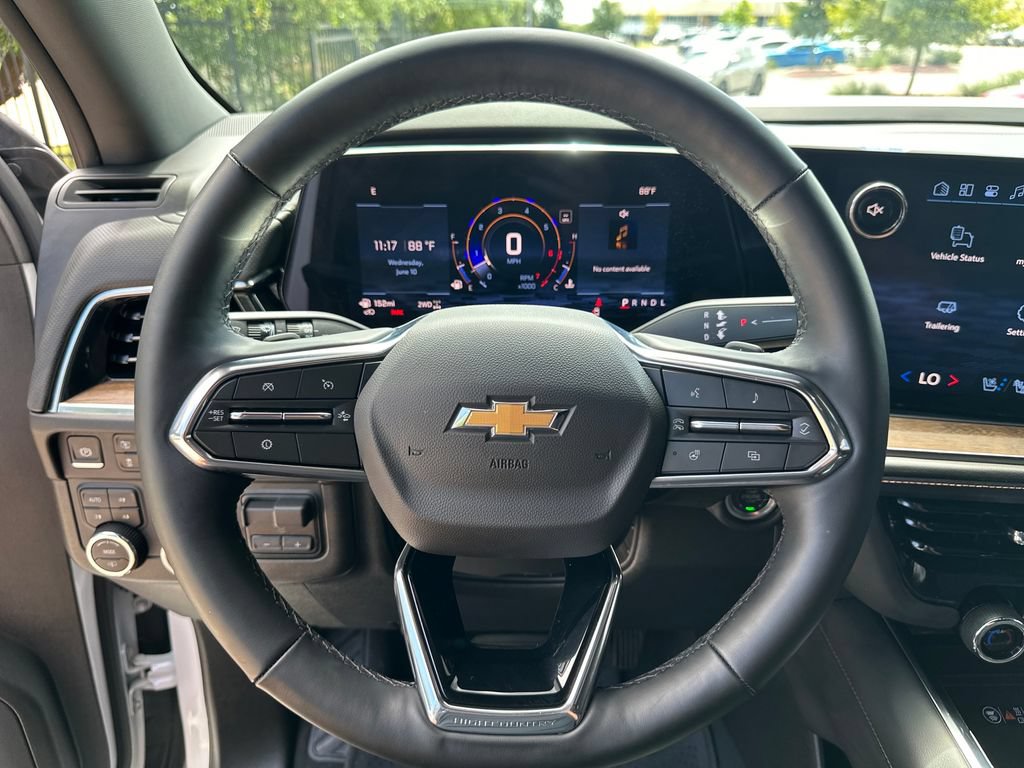 Used 2025 Chevrolet Tahoe High Country AWD/4WD image 19