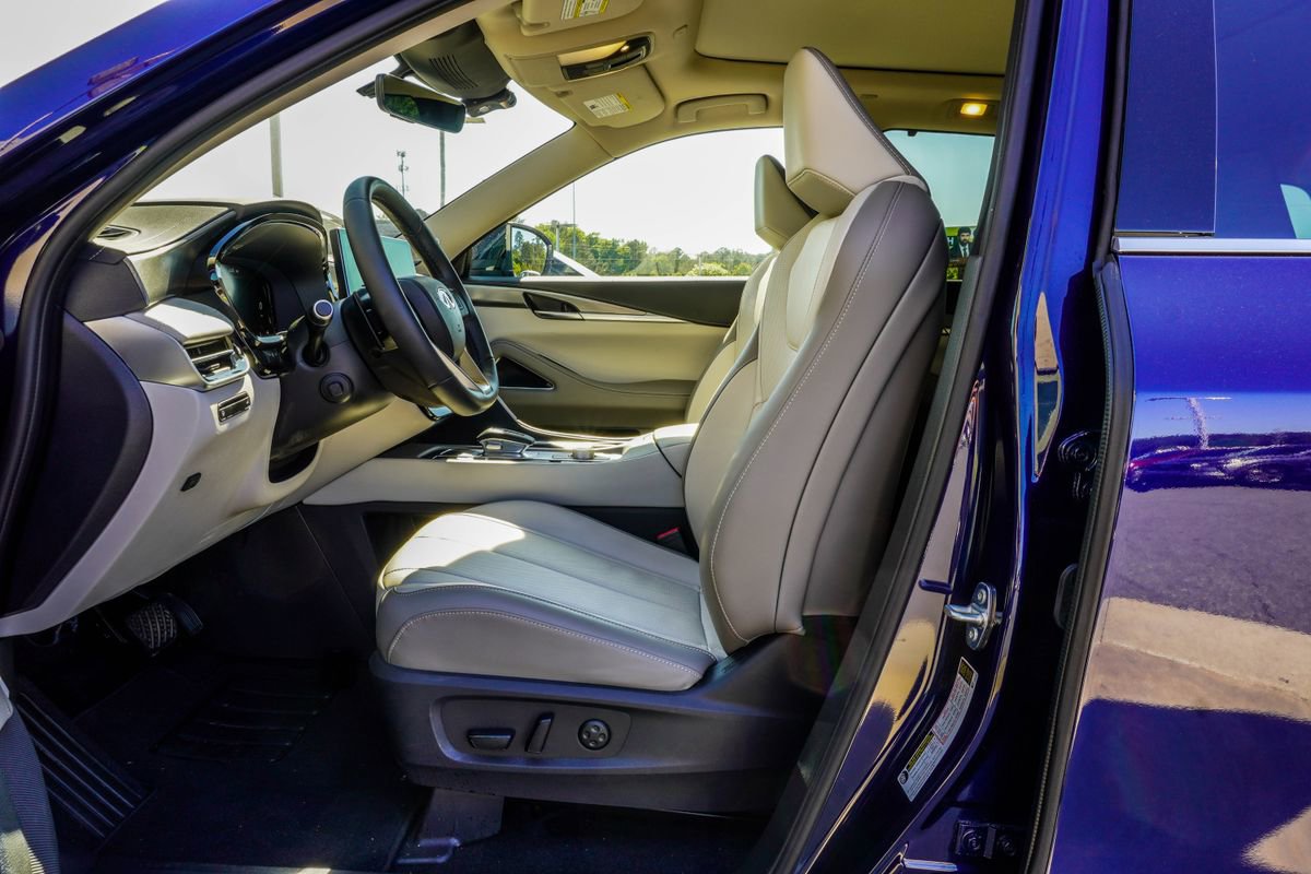 Certified 2026 INFINITI QX60 Luxe w/ Family Package FWD image 37