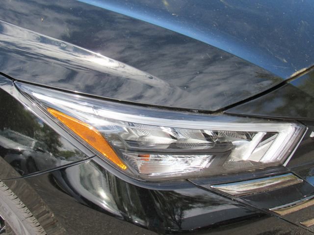New 2025 Nissan Versa SR w/ Trunk Package FWD image 8