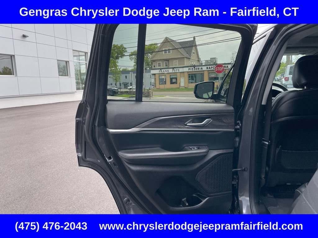 Certified 2023 Jeep Grand Cherokee Limited AWD/4WD image 30