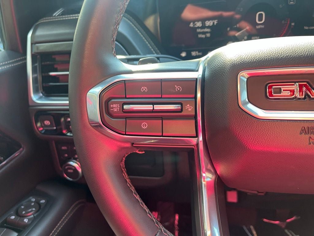 Used 2025 GMC Yukon XL Elevation AWD/4WD image 28