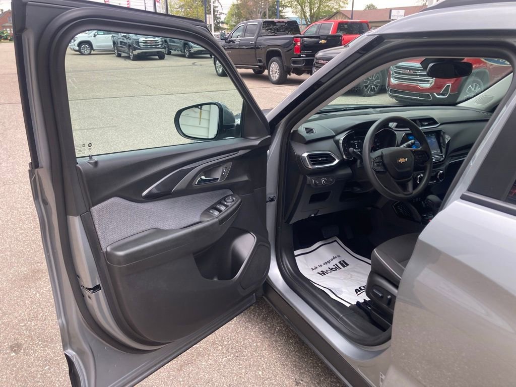Certified 2023 Chevrolet TrailBlazer LT w/ Convenience Package AWD/4WD image 16