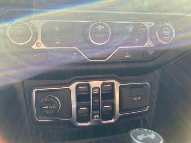 Used 2022 Jeep Wrangler Unlimited Sahara AWD/4WD image 19