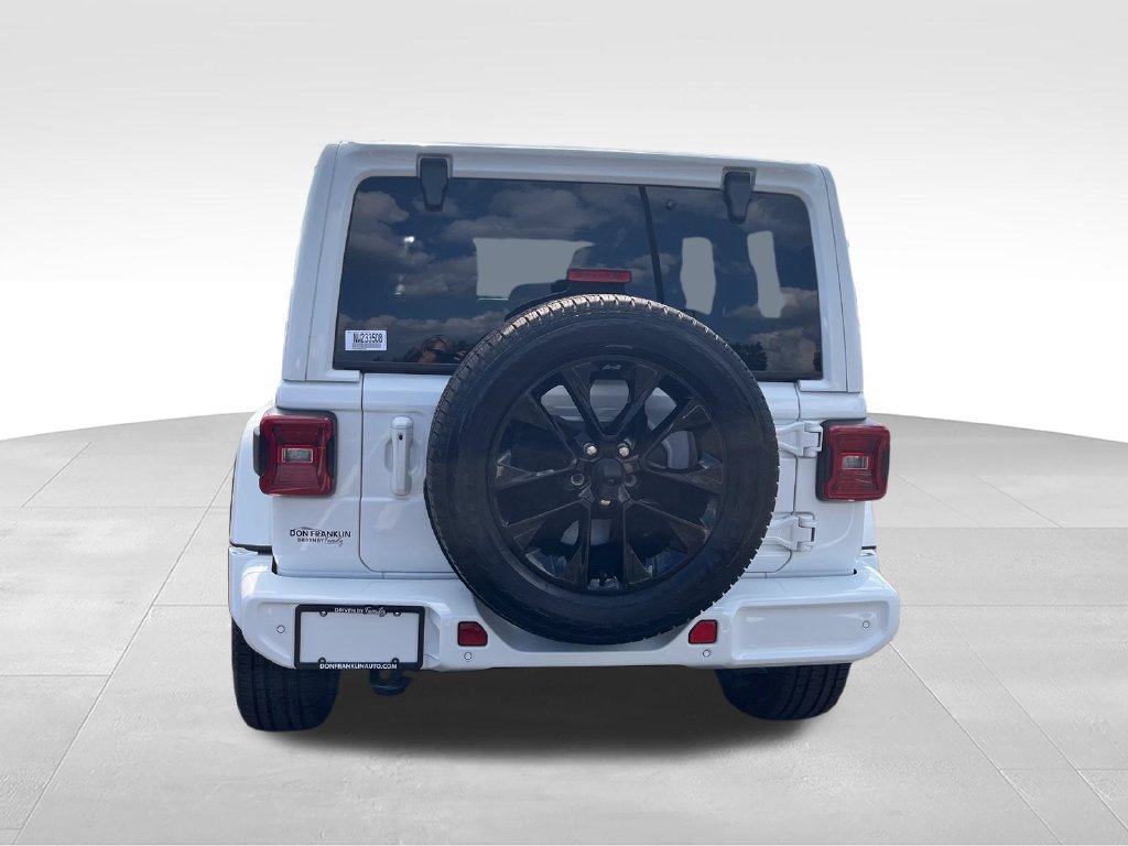 Used 2022 Jeep Wrangler Unlimited Sahara AWD/4WD image 4
