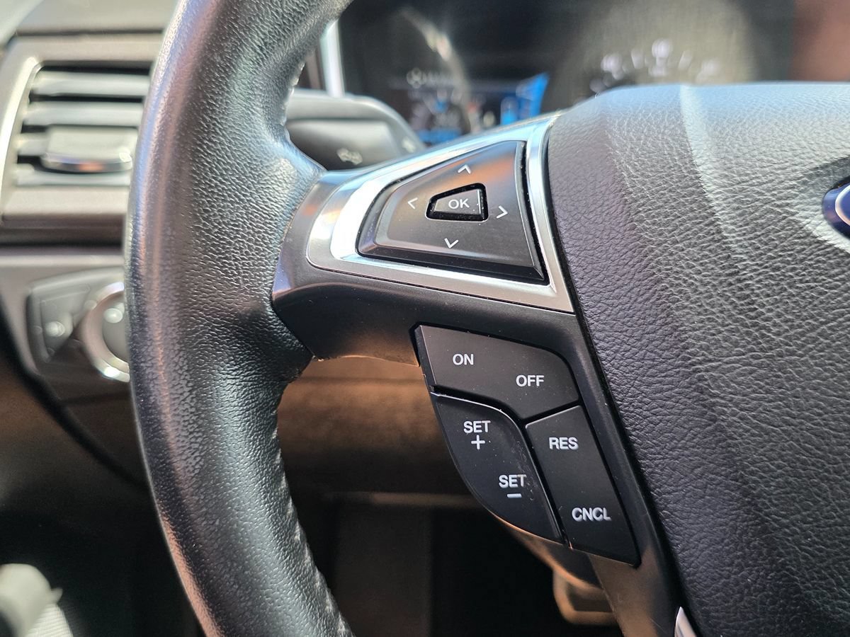 Used 2017 Ford Fusion Energi Titanium FWD image 32