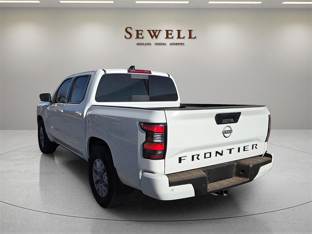 Used 2024 Nissan Frontier SV w/ SV Convenience Package image 3