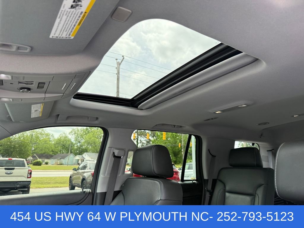 Used 2018 Chevrolet Tahoe LT w/ Luxury Package AWD/4WD image 16