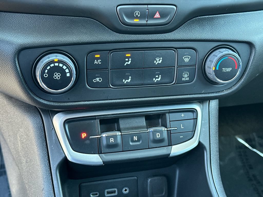 Used 2024 GMC Terrain SLE AWD/4WD image 26