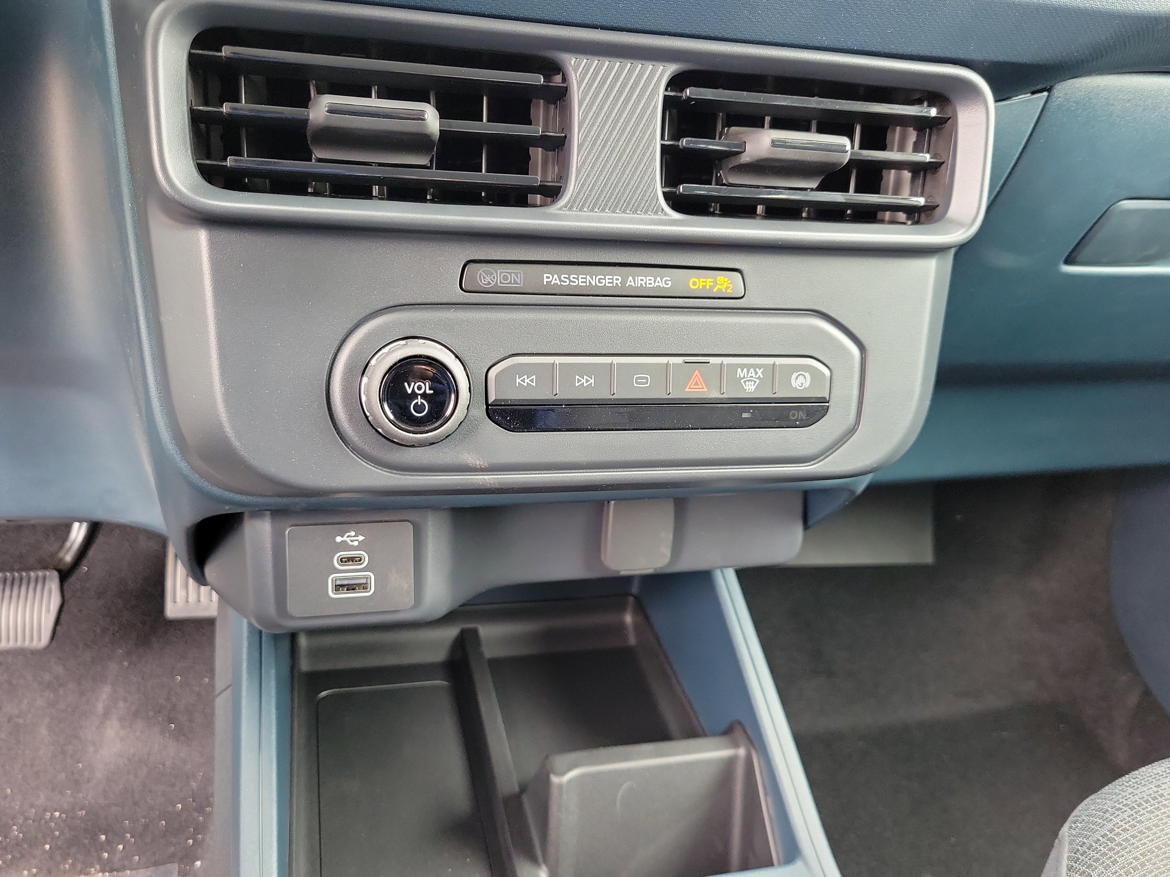 New 2026 Ford Maverick XL FWD image 18