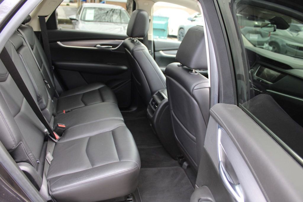 Used 2018 Cadillac XT5 Luxury w/ Driver Awareness Package image 28