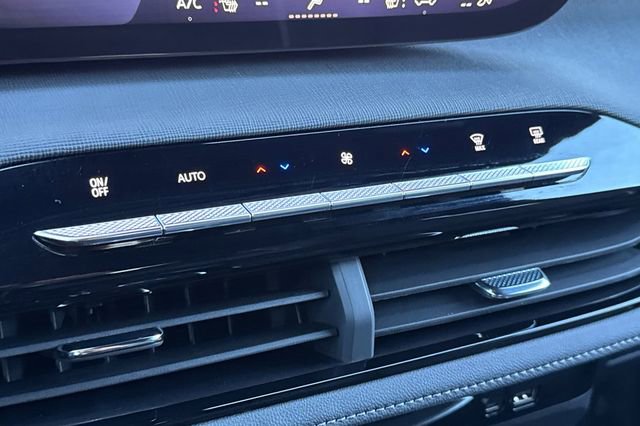 Used 2025 Buick Enclave Preferred image 29