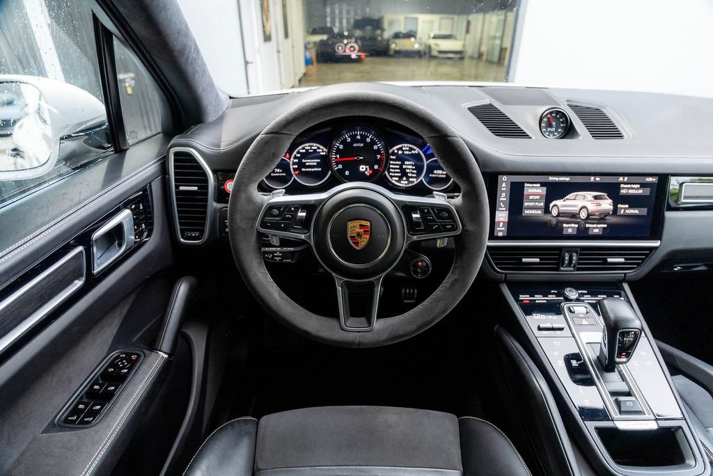 Used 2021 Porsche Cayenne GTS AWD/4WD image 58