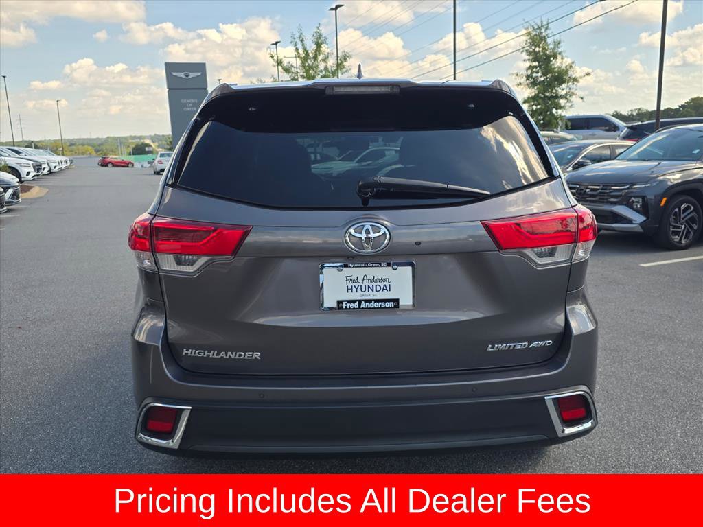 Used 2019 Toyota Highlander Limited AWD/4WD image 4