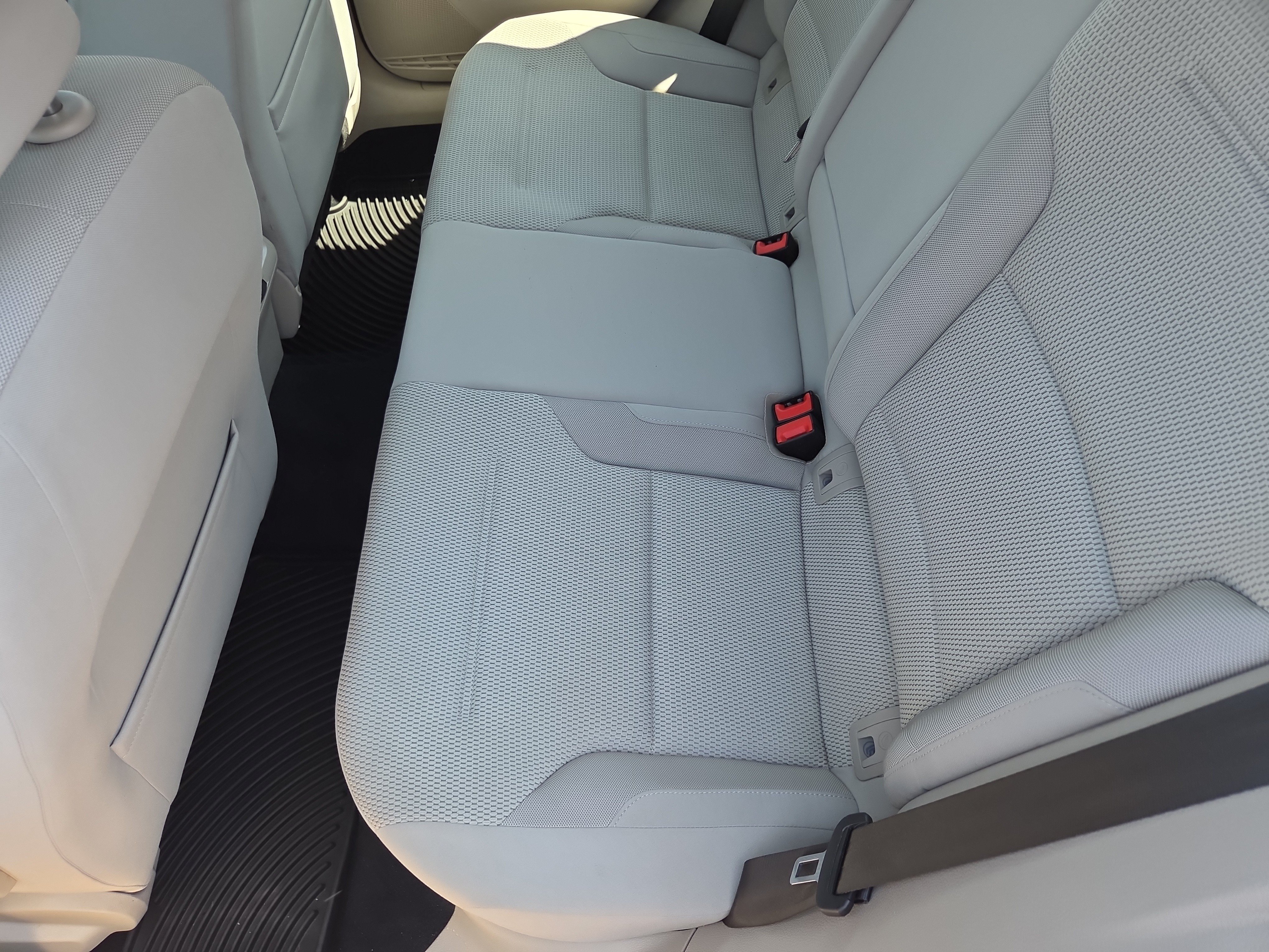 Used 2016 Volkswagen Golf S FWD image 18