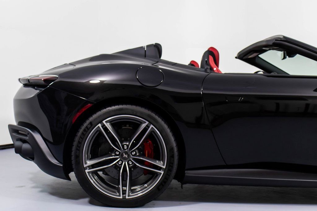 Certified 2024 Ferrari Roma Spider image 17