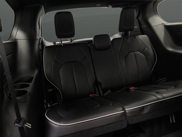 New 2026 Chrysler Pacifica Limited w/ Trailer Tow Group image 33