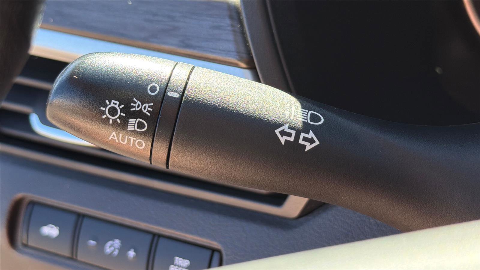 Used 2024 Nissan Altima 2.5 SV image 11