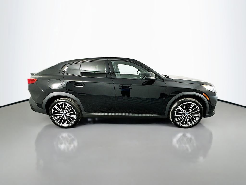 Used 2026 BMW X2 xDrive28i w/ Technology Package image 4