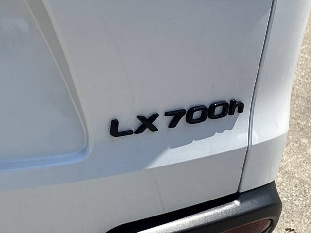 Used 2026 Lexus LX 700h Luxury w/ Appearance Package AWD/4WD image 5