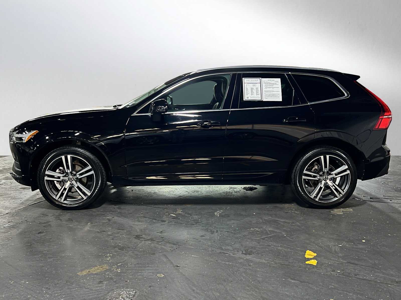 Used 2019 Volvo XC60 T5 Momentum w/ Protection Package Premier AWD/4WD image 6