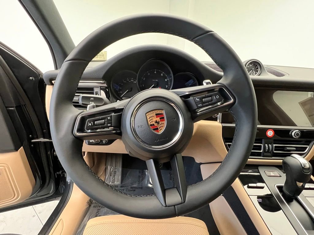 Used 2026 Porsche Macan AWD/4WD image 7
