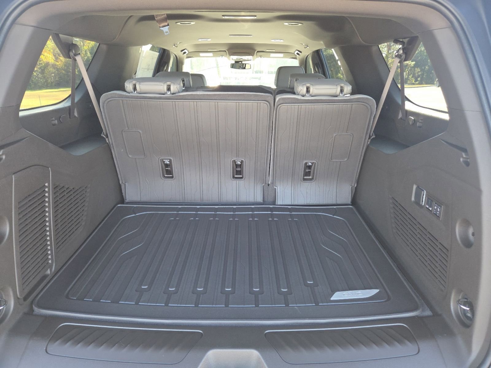 New 2026 GMC Yukon XL Elevation image 23