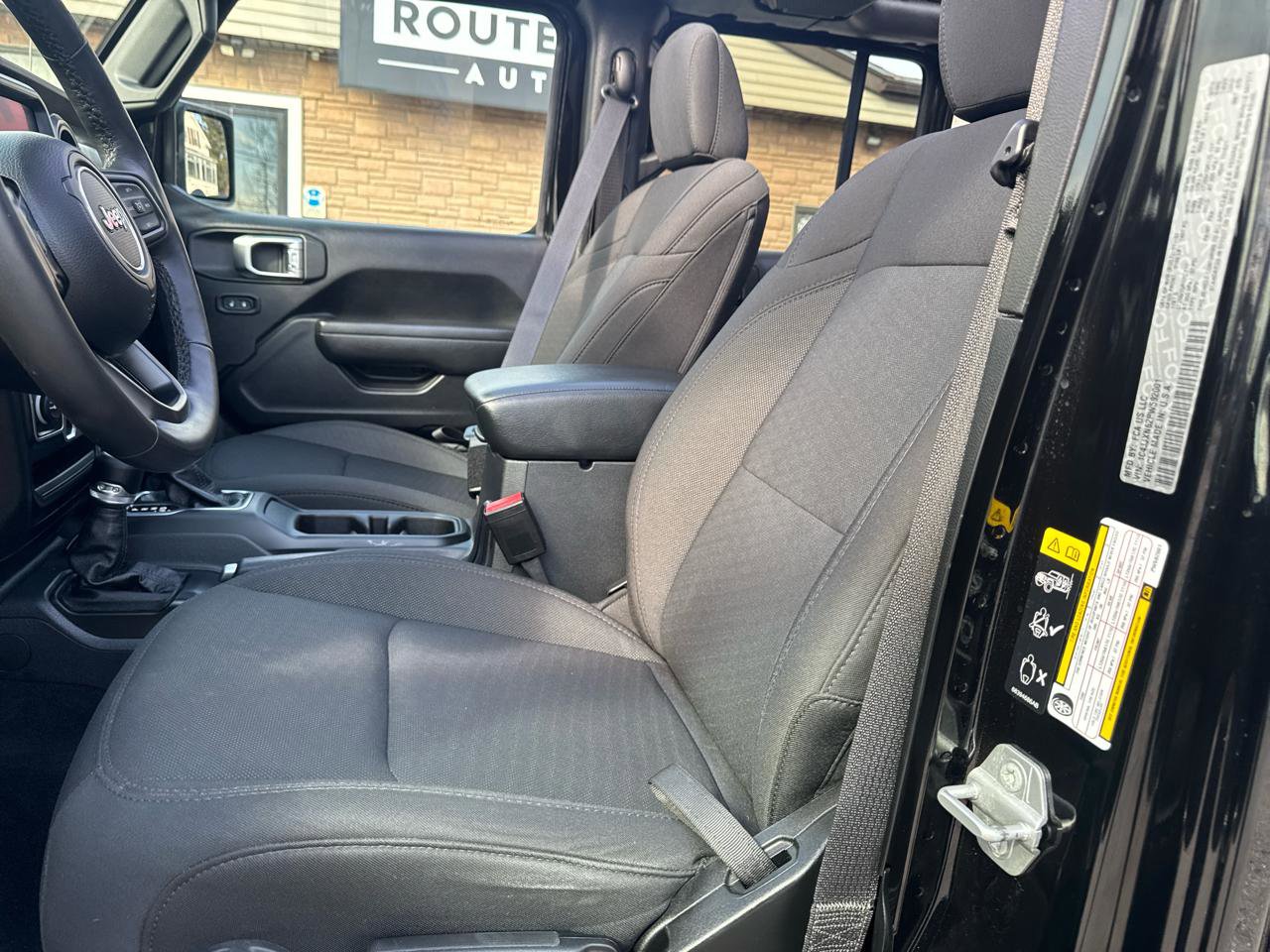 Used 2023 Jeep Wrangler Unlimited w/ Sun & Screen Package AWD/4WD image 23