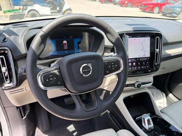 Used 2023 Volvo XC40 B5 Plus w/ Protection Package Premier AWD/4WD image 12