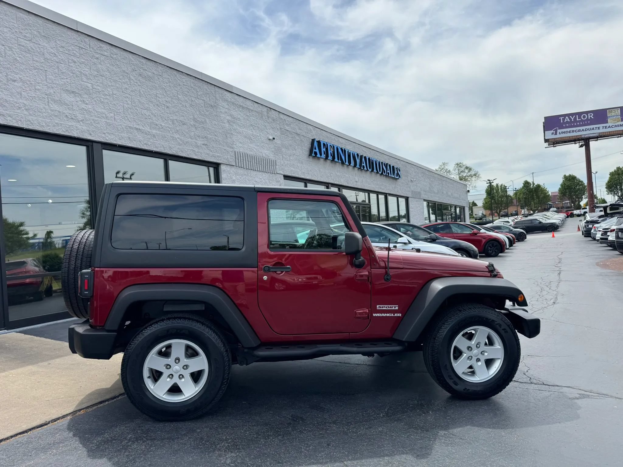 Used 2012 Jeep Wrangler Sport AWD/4WD image 3
