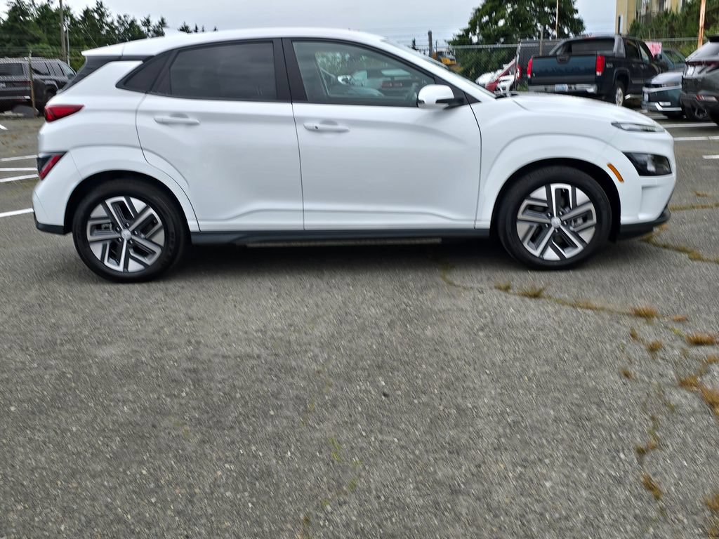 Used 2023 Hyundai Kona SE FWD image 8