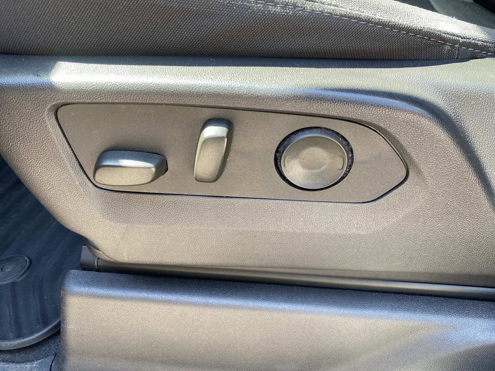 Used 2024 Chevrolet Silverado 1500 Custom image 25