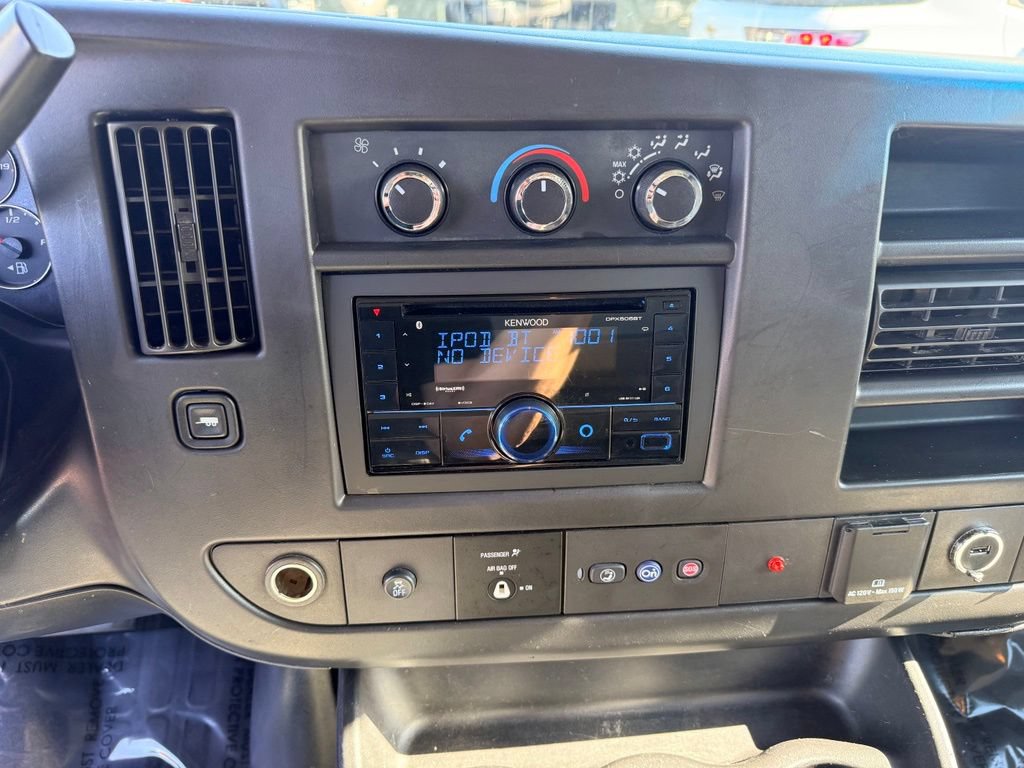 Used 2015 Chevrolet Express 3500 RWD image 19