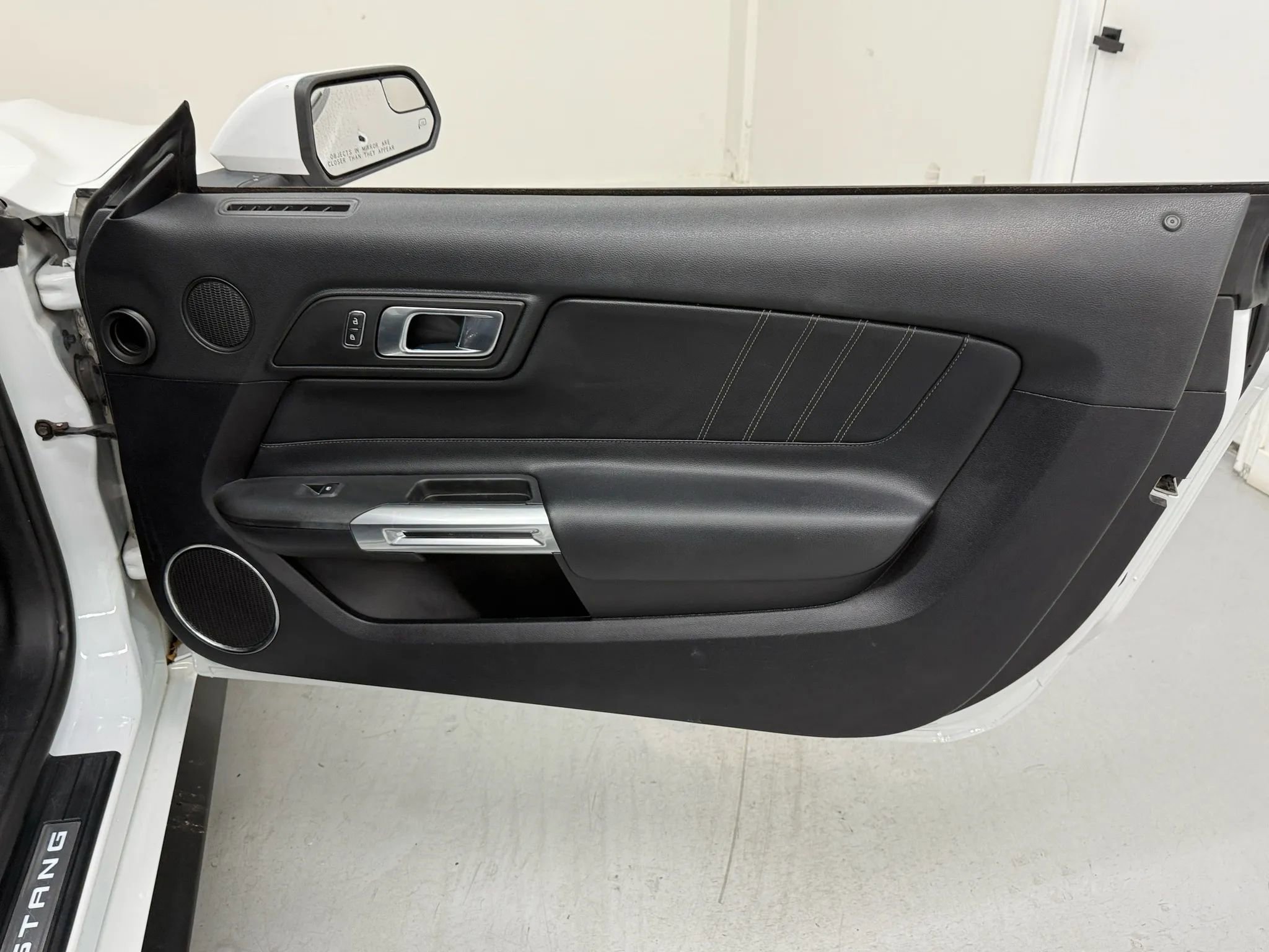 Used 2019 Ford Mustang Premium image 17