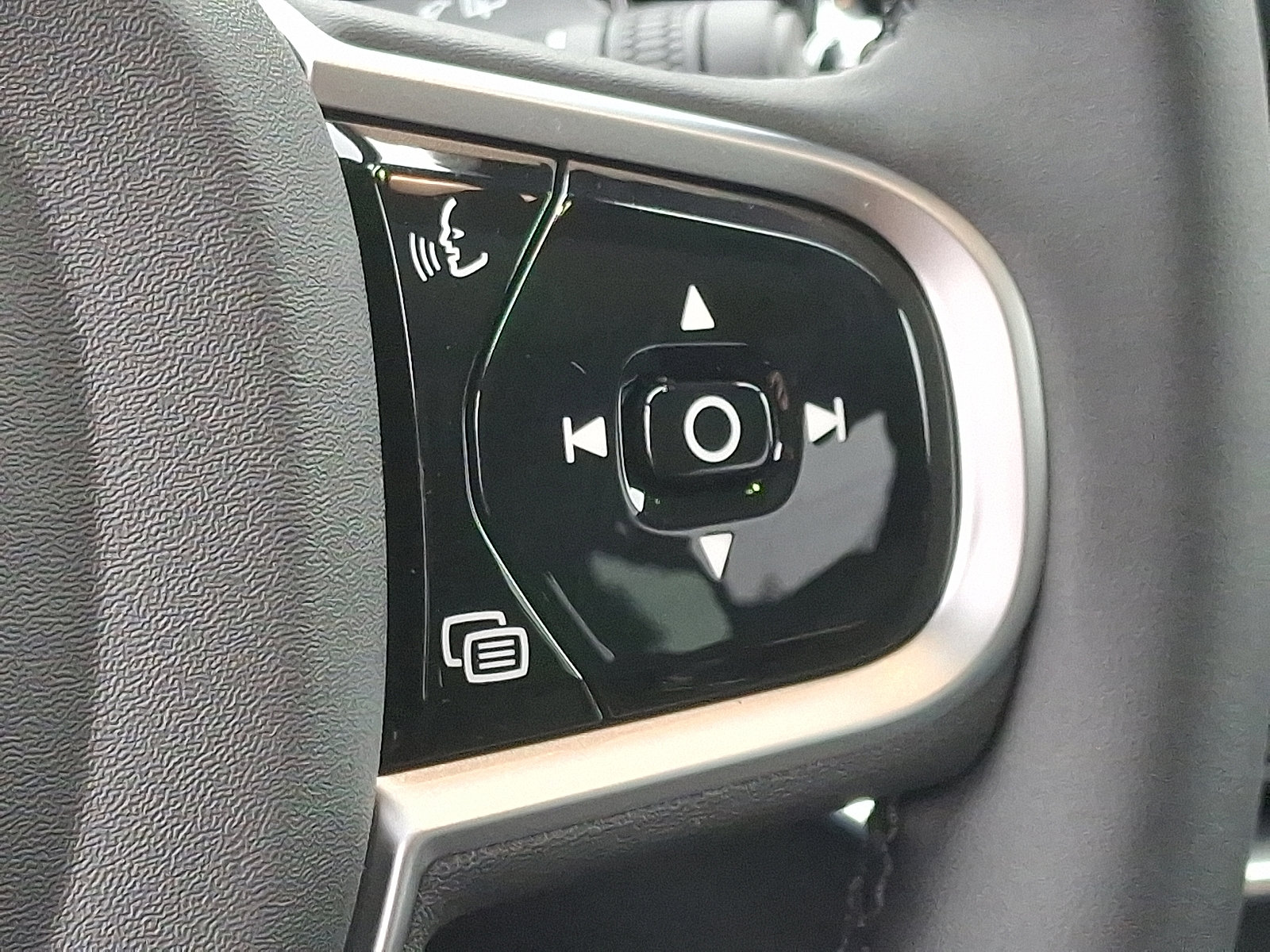 New 2026 Volvo XC90 B6 Plus image 15